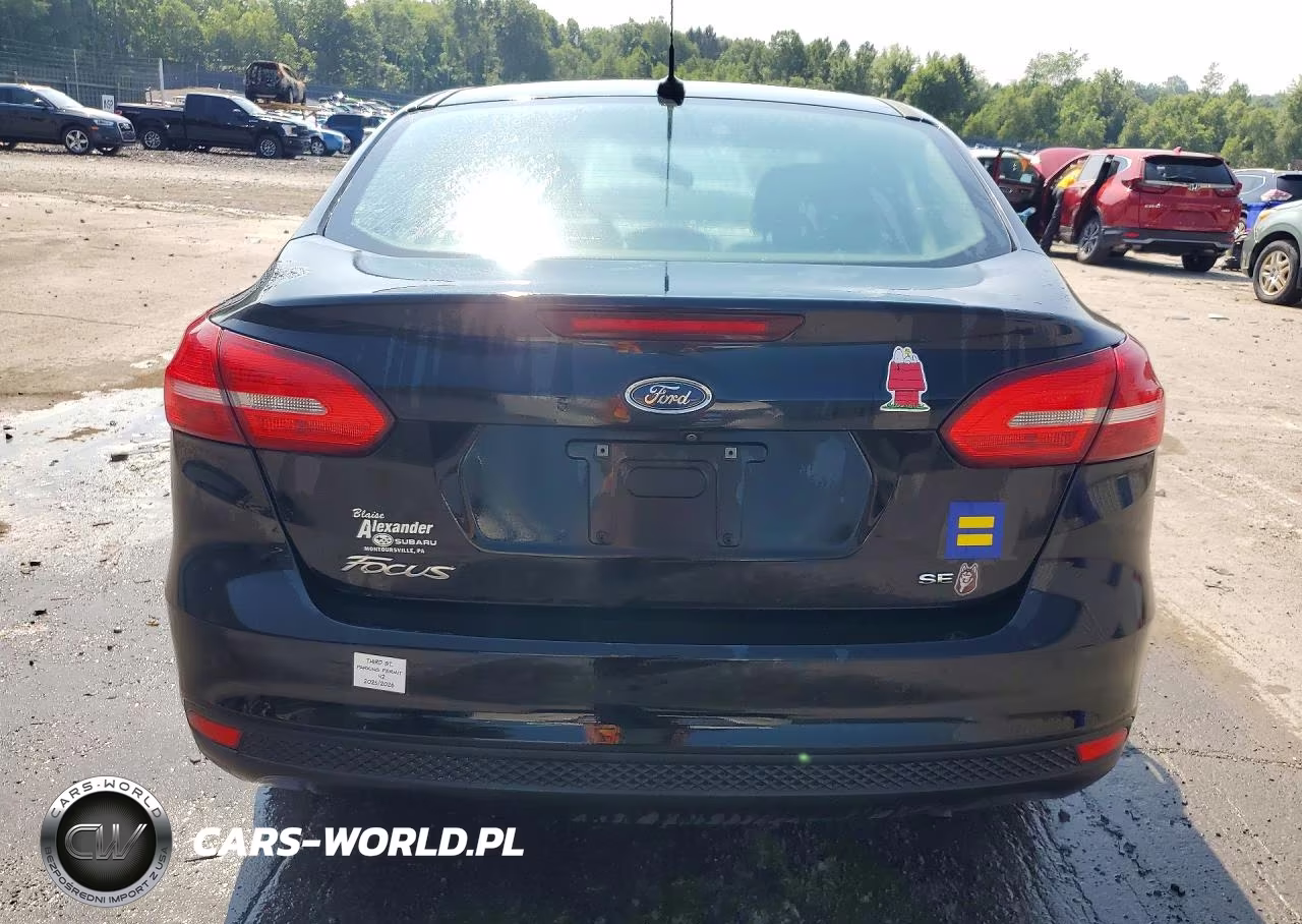 2017 Ford Focus Se VIN:1FADP3F28HL322084 - 6
