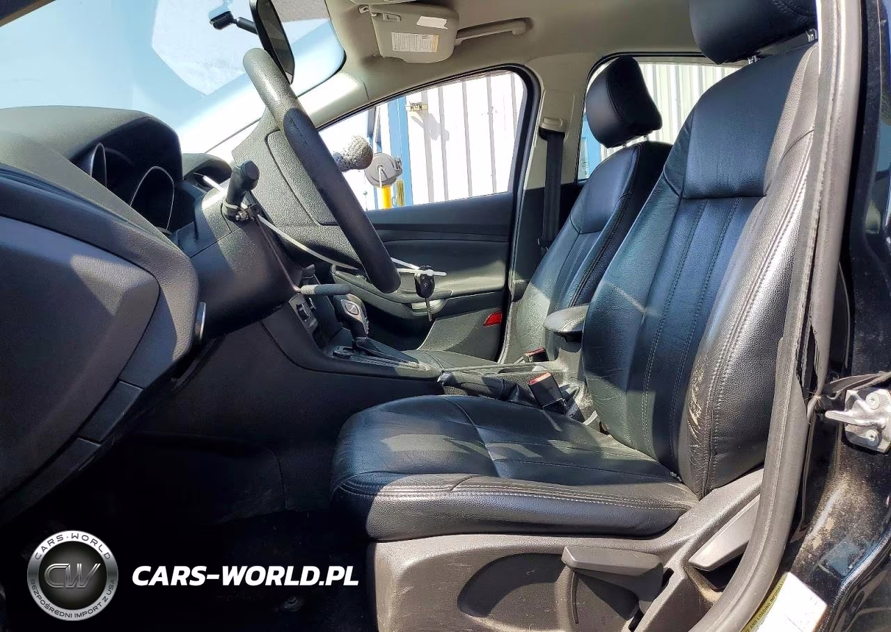 2017 Ford Focus Se VIN:1FADP3F28HL322084 - 7