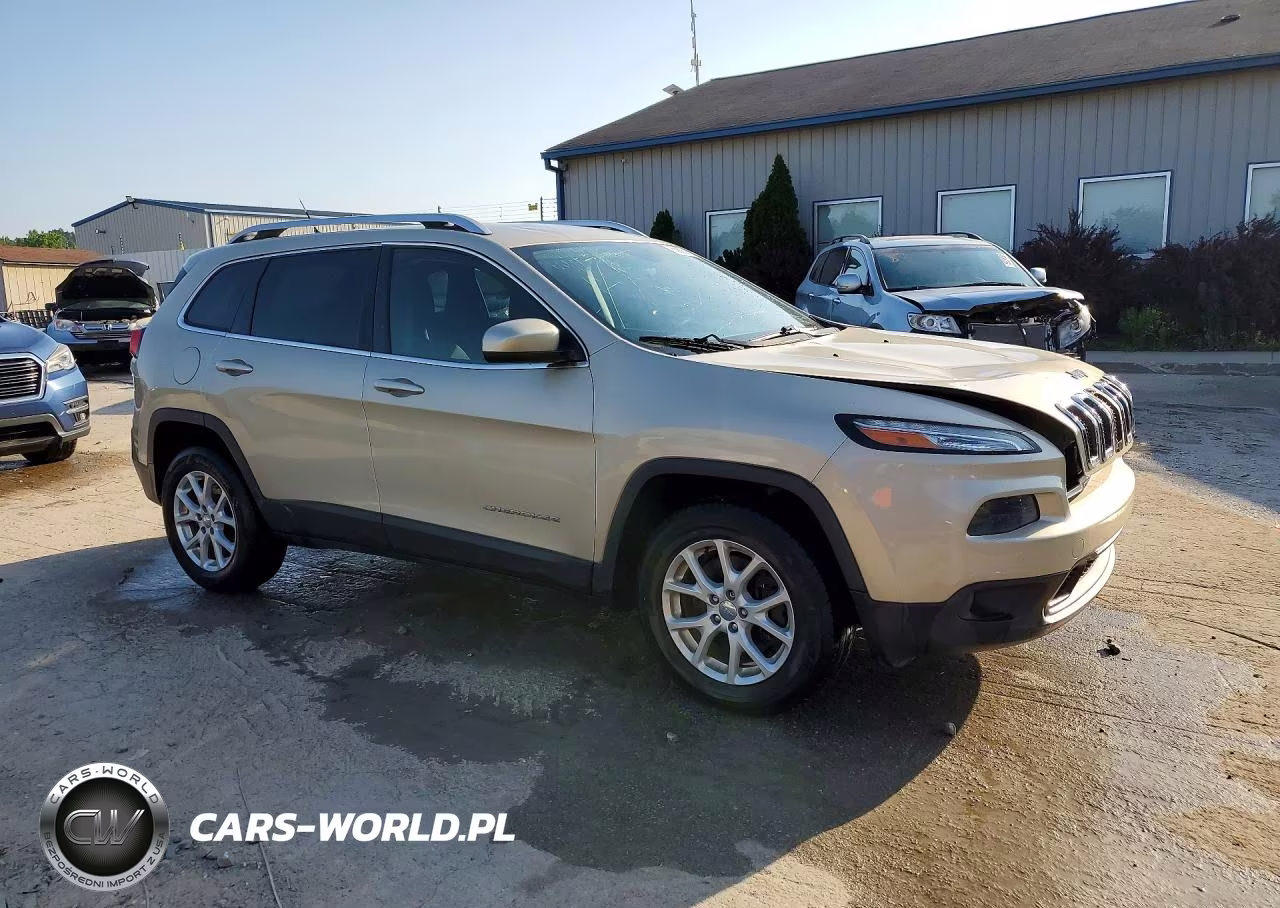 2014 Jeep Cherokee Latitude VIN:1C4PJMCB5EW211778 - 4