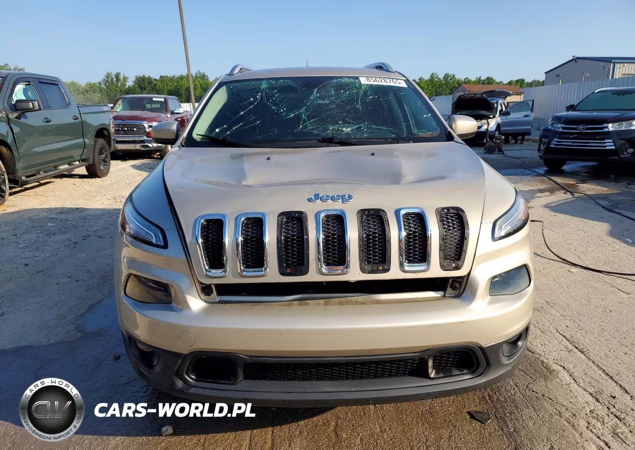 2014 Jeep Cherokee Latitude VIN:1C4PJMCB5EW211778 - 5