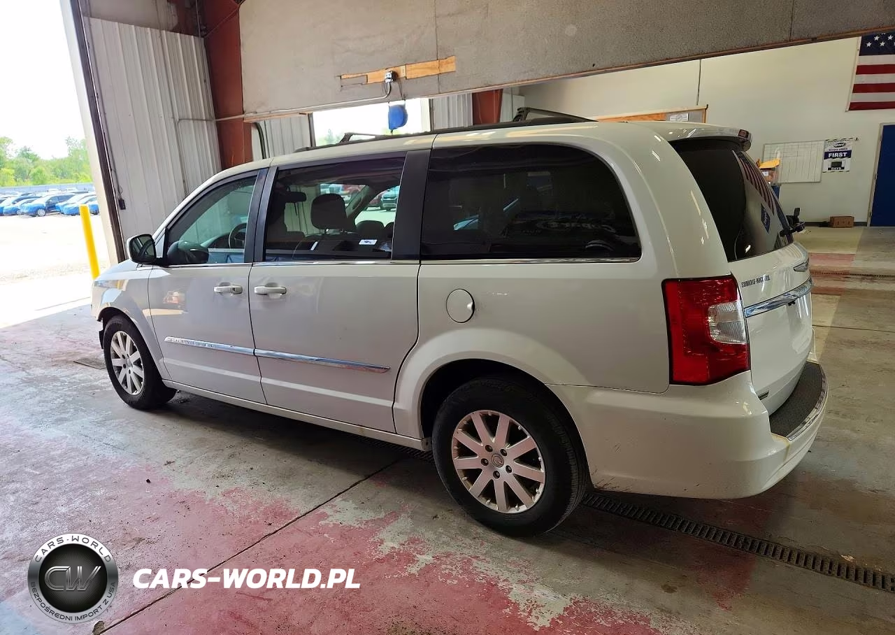 2015 Chrysler Town & Country Touring VIN:2C4RC1BG6FR594672 - 2