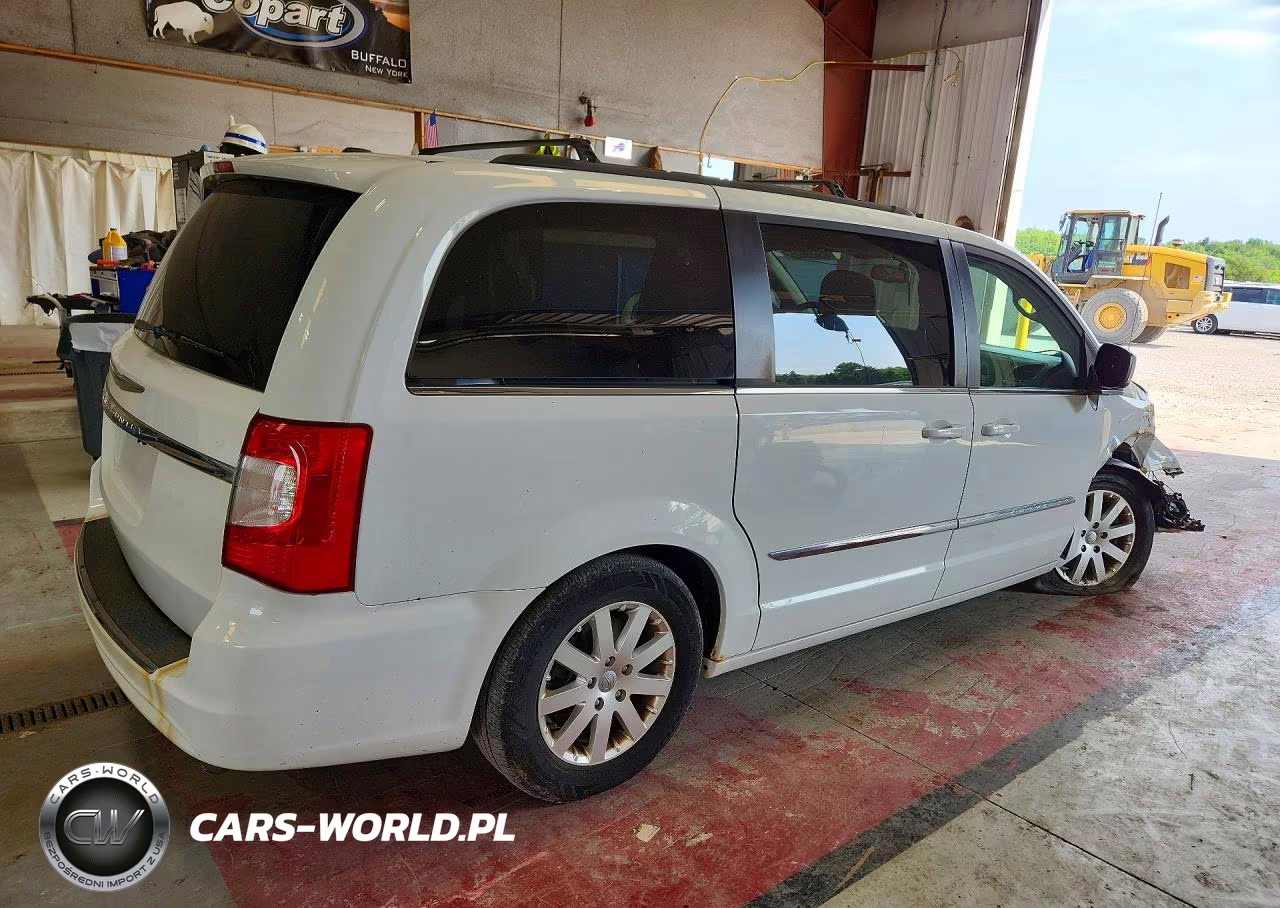2015 Chrysler Town & Country Touring VIN:2C4RC1BG6FR594672 - 3