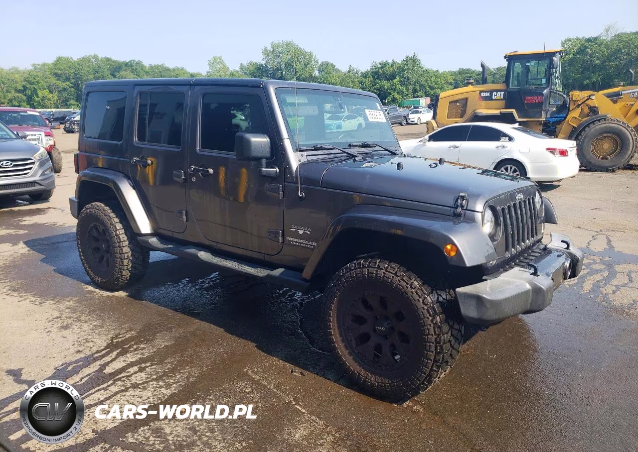 2016 Jeep Wrangler Unlimited Sahara VIN:1C4BJWEG3GL222815 - 4