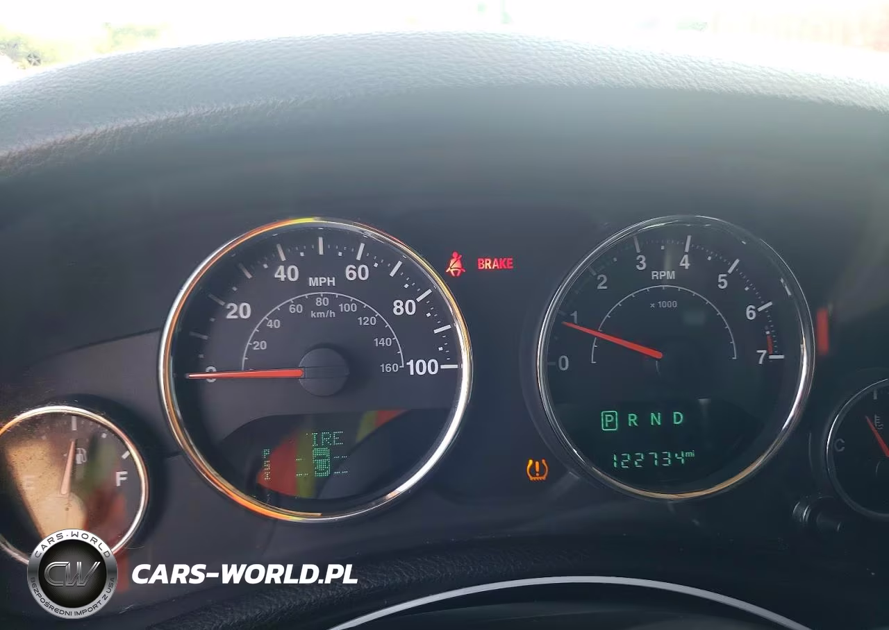 2016 Jeep Wrangler Unlimited Sahara VIN:1C4BJWEG3GL222815 - 9
