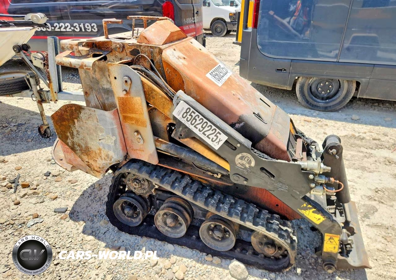 2017 Ditch Witch Compact Utility Loader