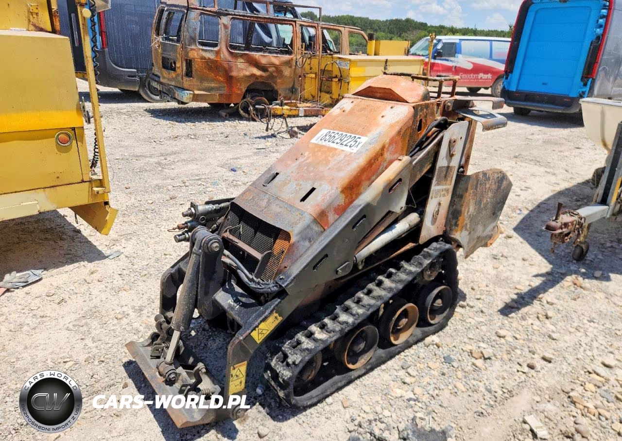 2017 Ditch Witch Compact Utility Loader VIN:DWPSK600KH0000038 - 2