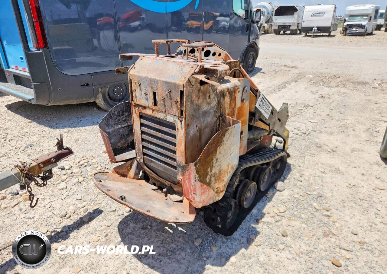 2017 Ditch Witch Compact Utility Loader VIN:DWPSK600KH0000038 - 4