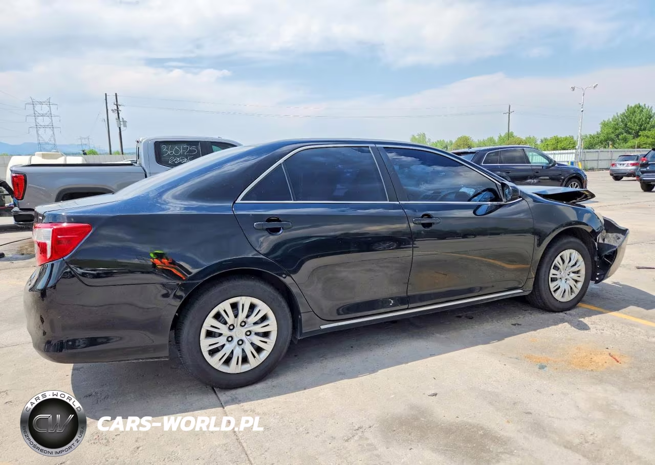 2014 Toyota Camry Le VIN:4T4BF1FK5ER405195 - 3