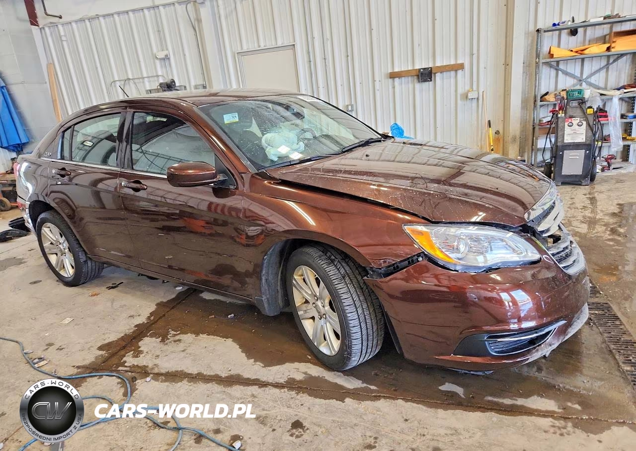 2013 Chrysler 200 Touring VIN:1C3CCBBB7DN501267 - 4
