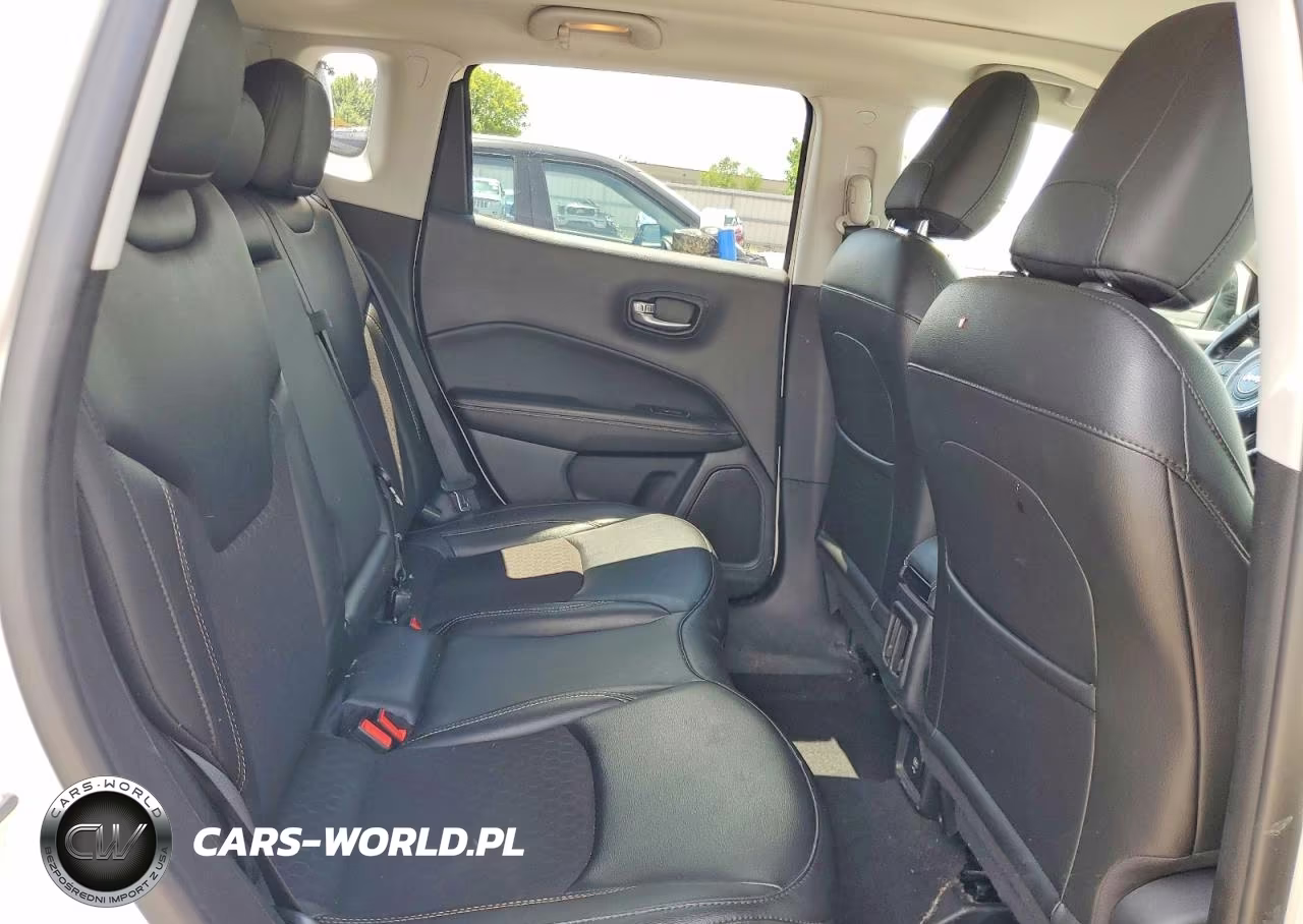 2020 Jeep Compass Latitude VIN:3C4NJDBB4LT251975 - 11
