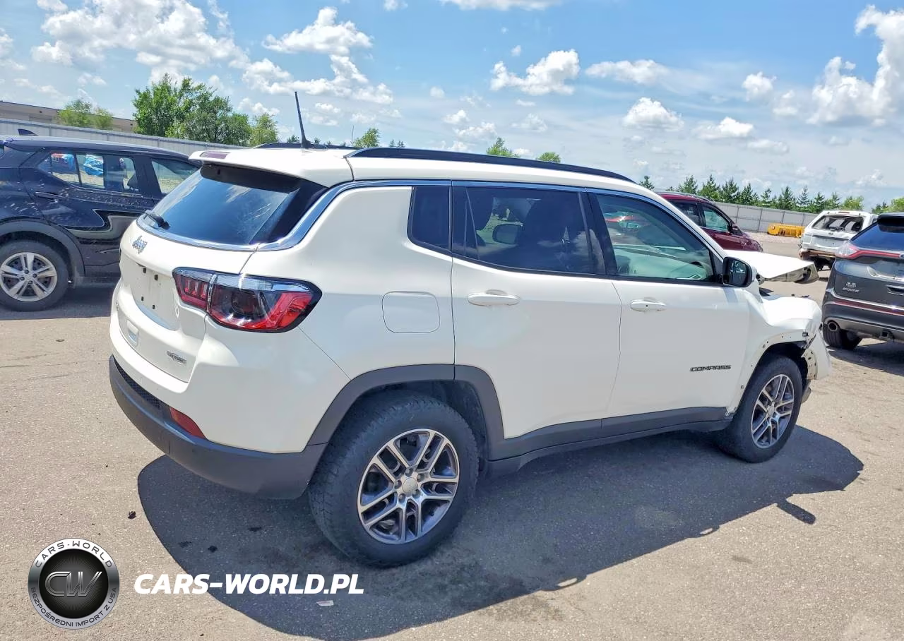 2020 Jeep Compass Latitude VIN:3C4NJDBB4LT251975 - 3