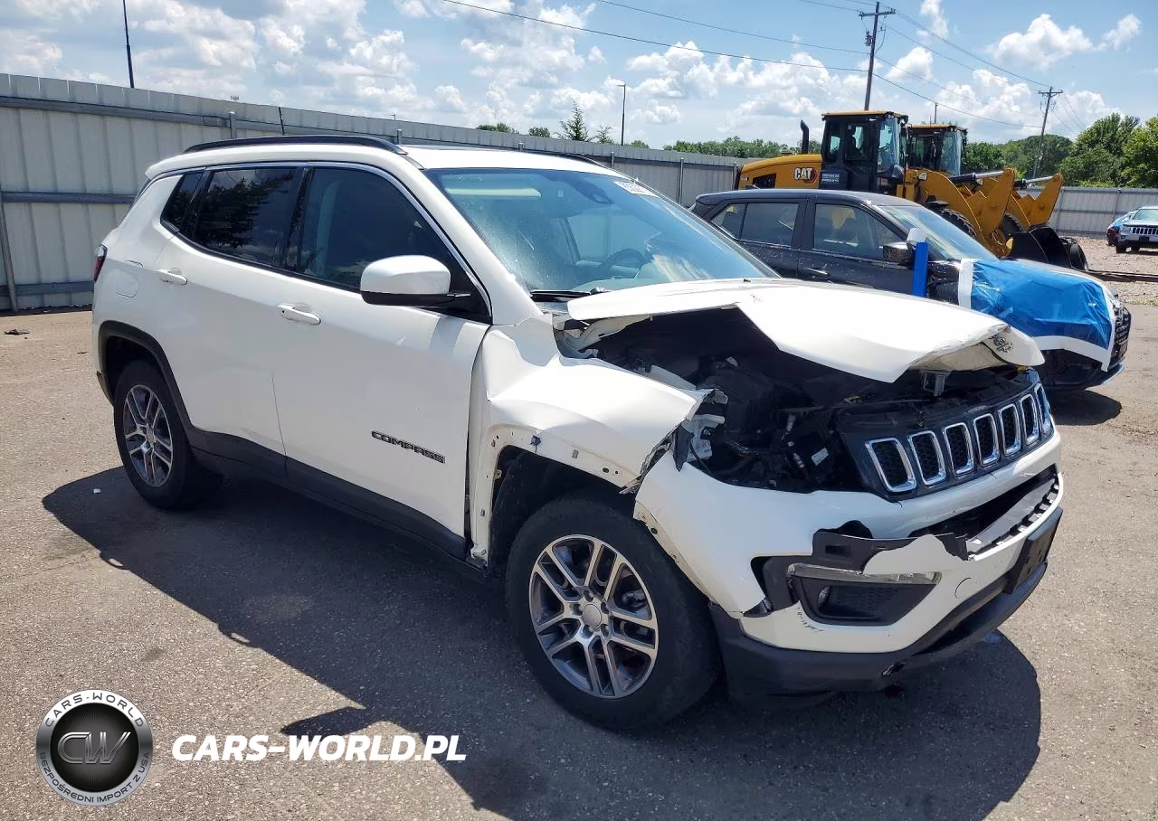 2020 Jeep Compass Latitude VIN:3C4NJDBB4LT251975 - 4