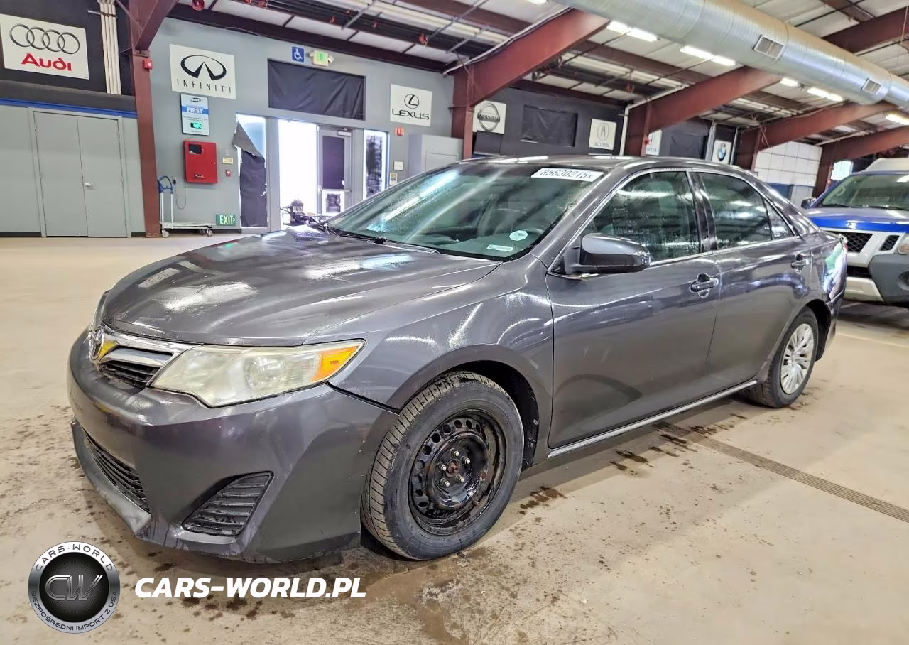 2012 Toyota Camry Le – zdjęcie 1 z 12