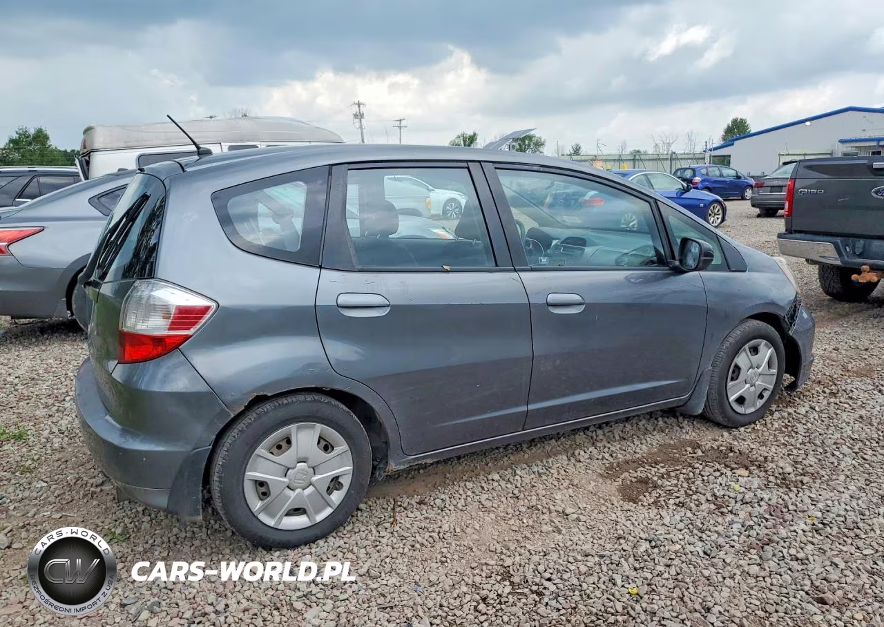 2012 Honda Fit VIN:JHMGE8G31CC021875 - 3