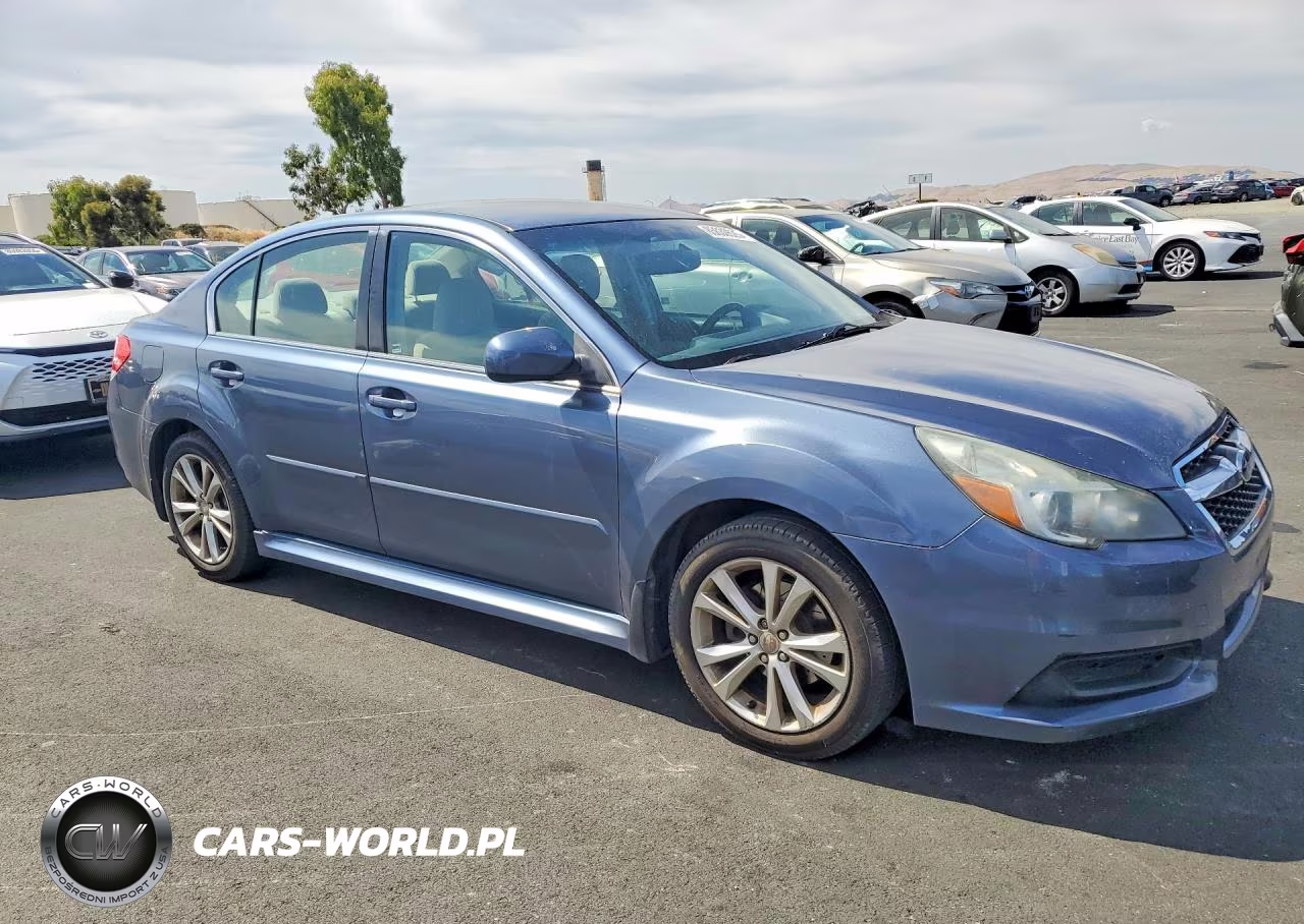 2013 Subaru Legacy 2.5I Premium VIN:4S3BMBC63D3035774 - 4