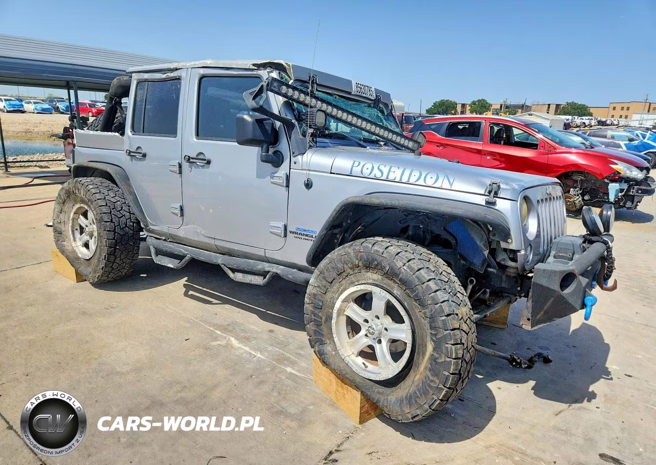 2014 Jeep Wrangler Unlimited Sport VIN:1C4BJWDG9EL150517 - 4