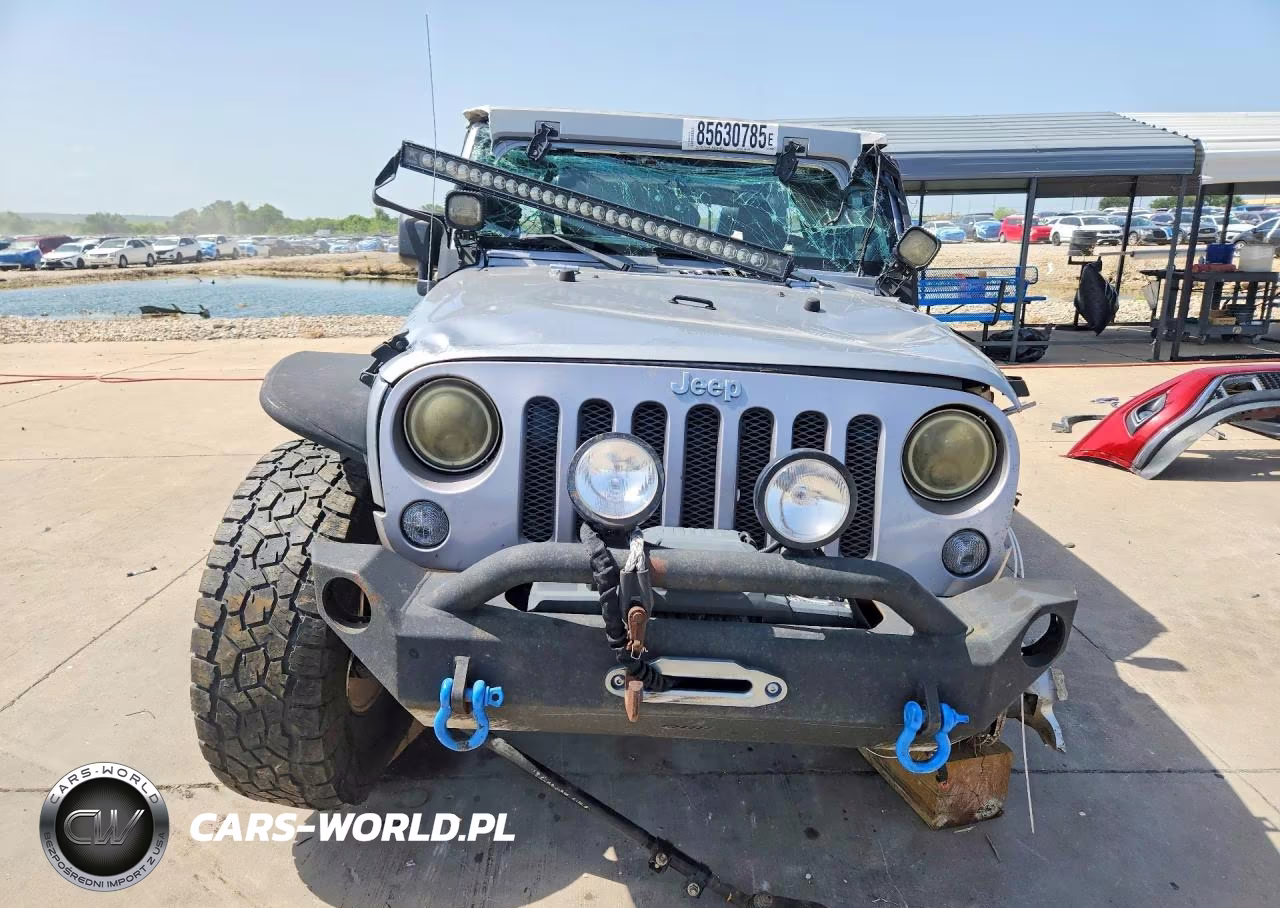 2014 Jeep Wrangler Unlimited Sport VIN:1C4BJWDG9EL150517 - 5