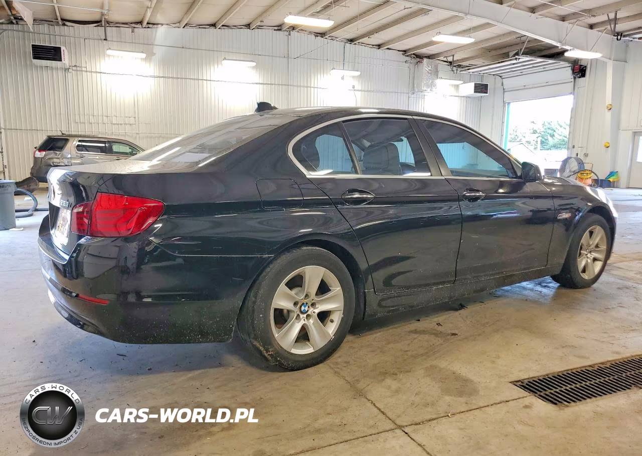 2013 BMW 528 Xi VIN:WBAXH5C54DD112050 - 3