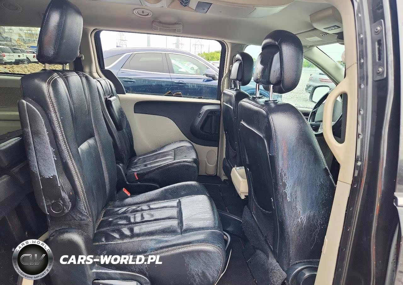 2014 Chrysler Town & Country Touring VIN:2C4RC1BG3ER111556 - 10