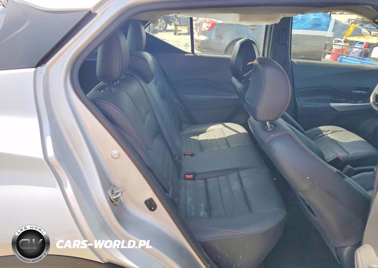 2019 Nissan Kicks VIN:3N1CP5CU4KL496076 - 11