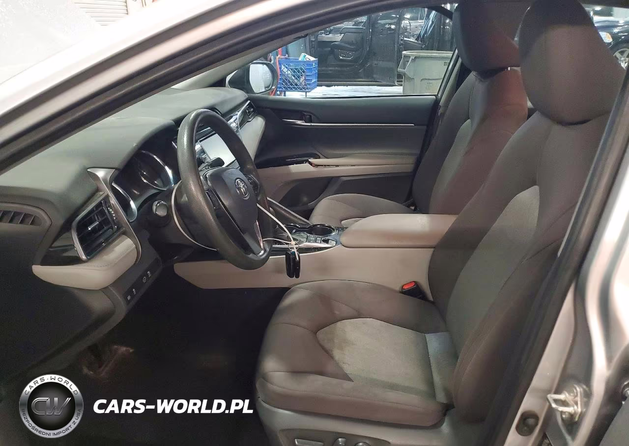 2019 Toyota Camry Le VIN:4T1B31HK6KU517273 - 7