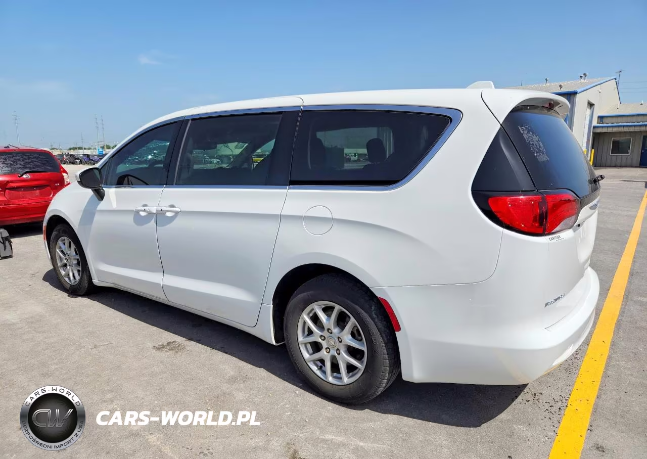 2017 Chrysler Pacifica Touring VIN:2C4RC1DG2HR722924 - 2