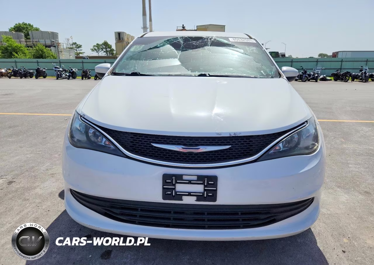 2017 Chrysler Pacifica Touring VIN:2C4RC1DG2HR722924 - 5