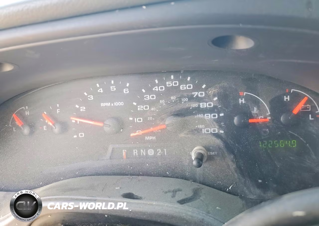 2005 Ford Econoline E150 Van VIN:1FTRE14L25HA54556 - 9