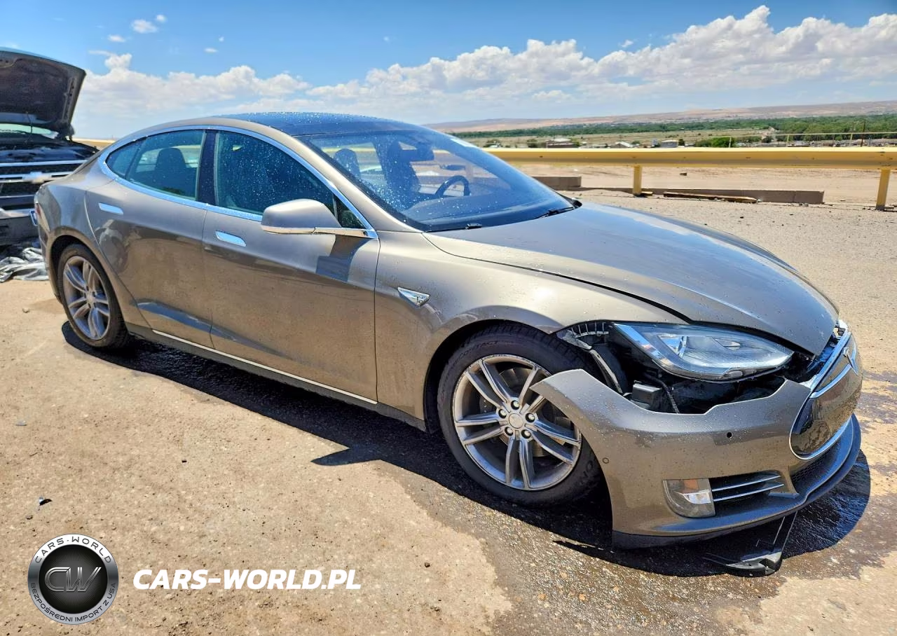2015 Tesla Model S 70D VIN:5YJSA1S28FF091930 - 4