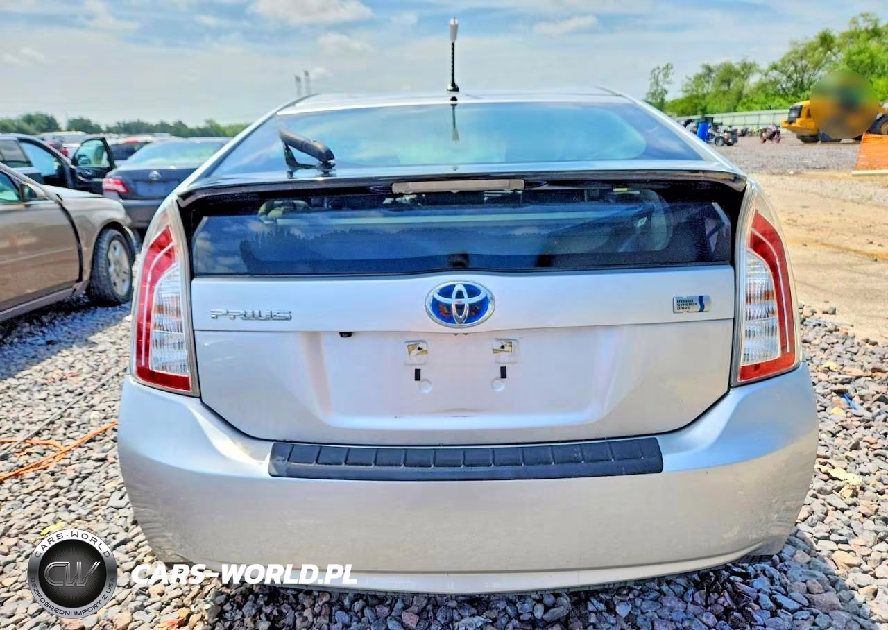 2015 Toyota Prius Two VIN:JTDKN3DU9F1992750 - 6