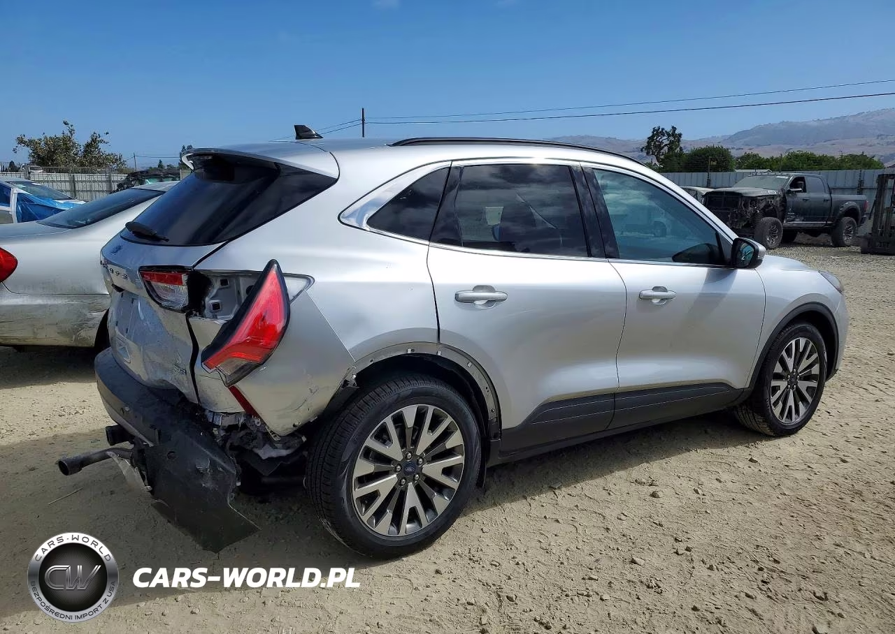 2020 Ford Escape Titanium VIN:1FMCU9J94LUA14995 - 3