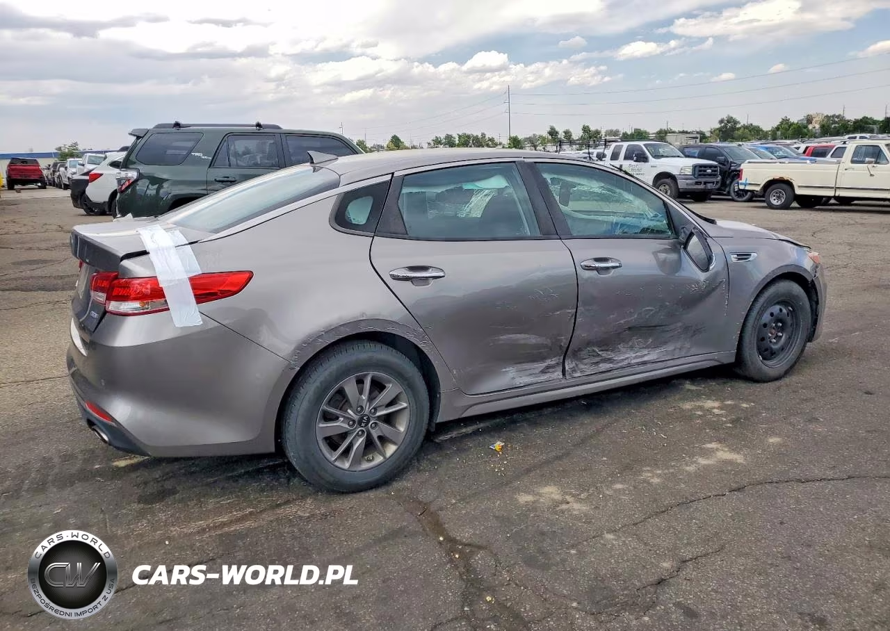 2017 Kia Optima Lx VIN:5XXGT4L17HG150702 - 3