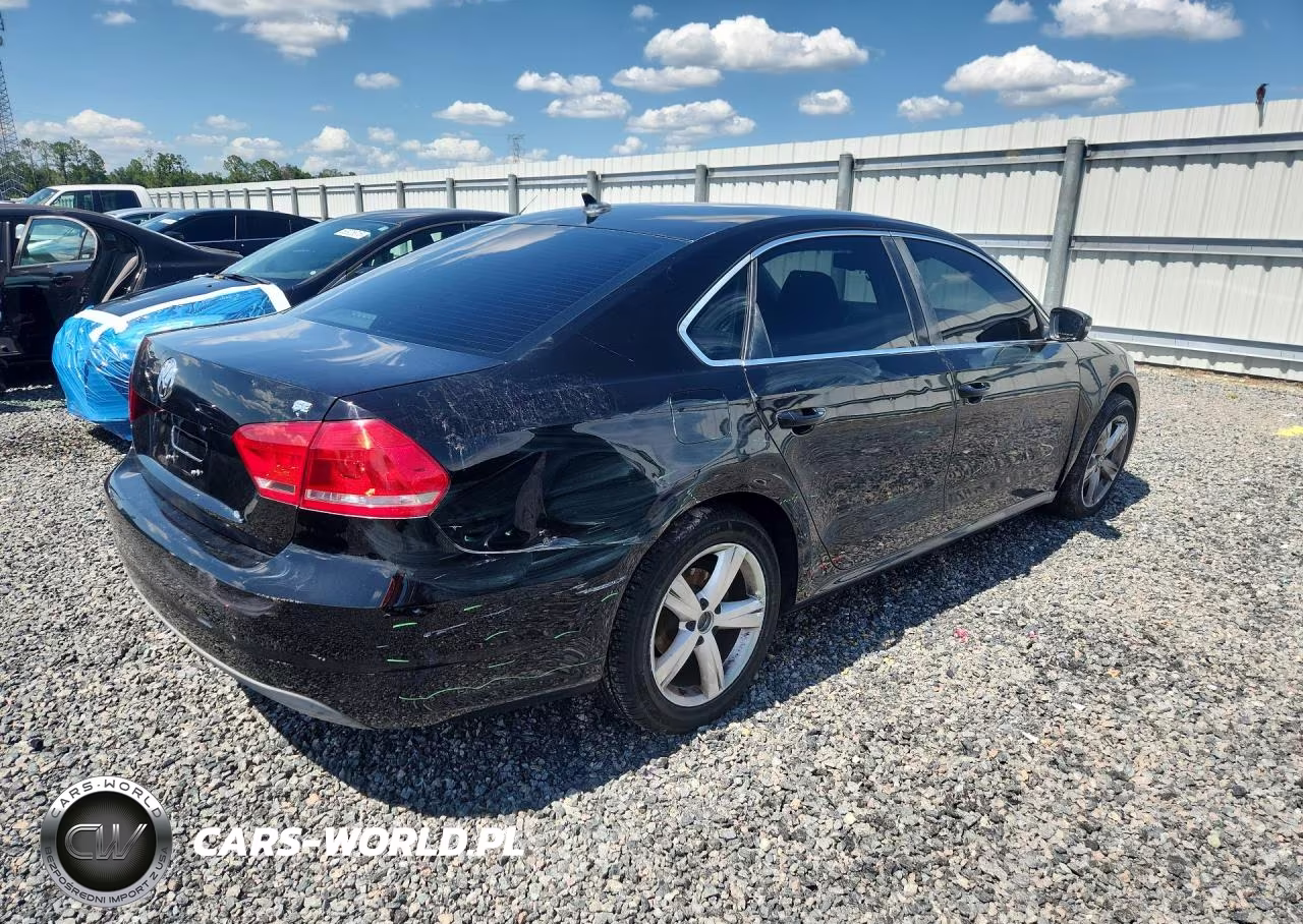 2013 Volkswagen Passat Se VIN:1VWBP7A3XDC053375 - 3