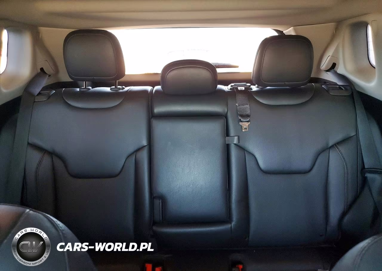 2022 Jeep Compass Latitude Lux VIN:3C4NJDFB0NT144239 - 10