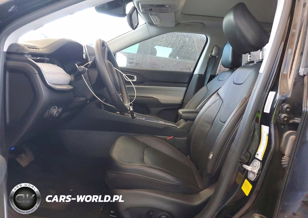 2022 Jeep Compass Latitude Lux VIN:3C4NJDFB0NT144239 - 7