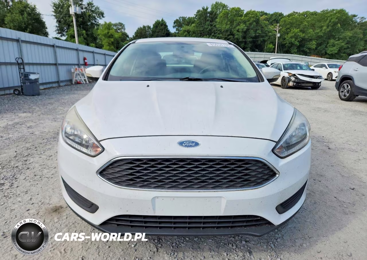 2017 Ford Focus Se VIN:1FADP3FE7HL260025 - 5