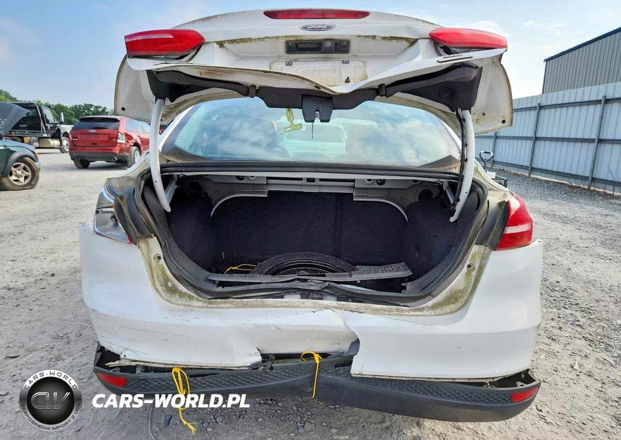 2017 Ford Focus Se VIN:1FADP3FE7HL260025 - 6