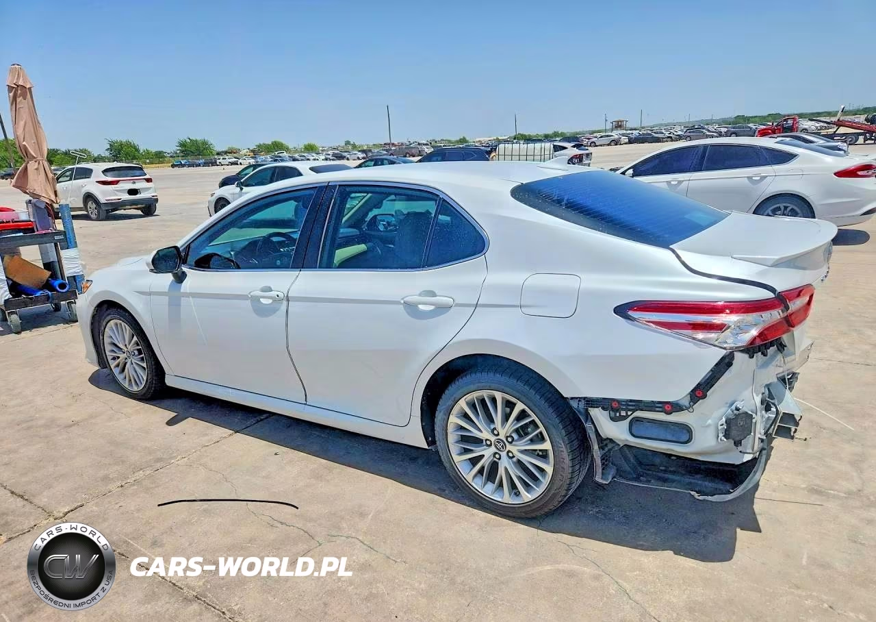 2019 Toyota Camry Xle VIN:4T1B11HK8KU747614 - 2