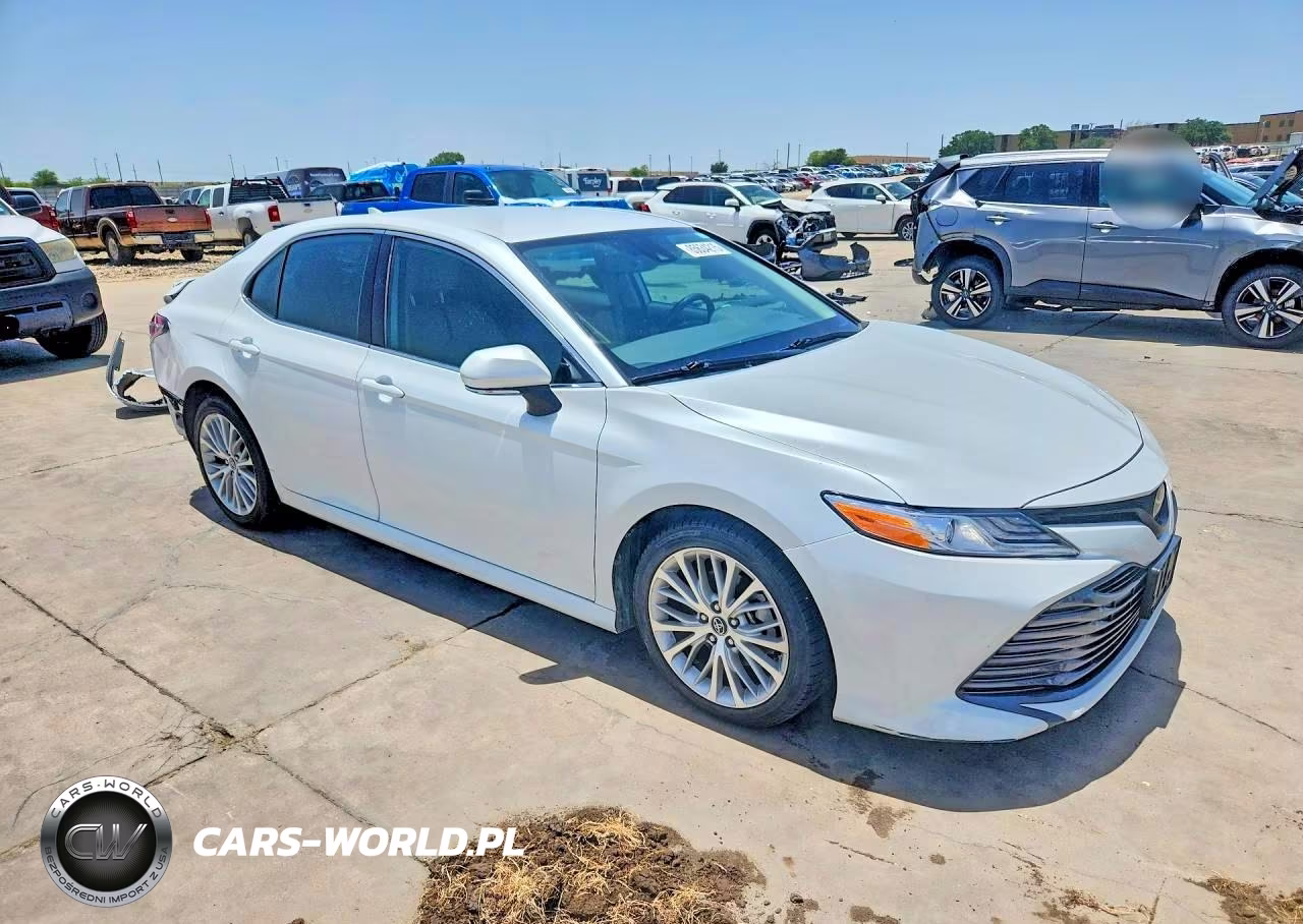 2019 Toyota Camry Xle VIN:4T1B11HK8KU747614 - 4
