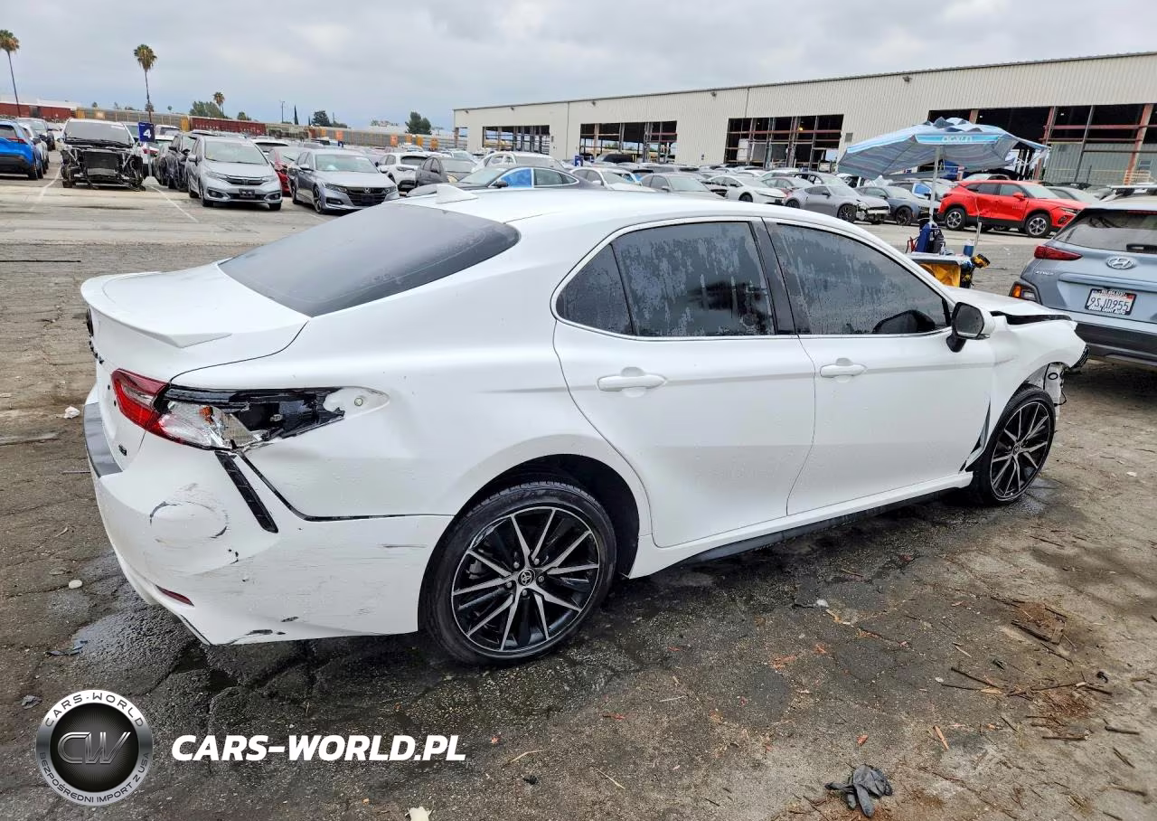 2024 Toyota Camry Se VIN:4T1T11AK8RU921156 - 3