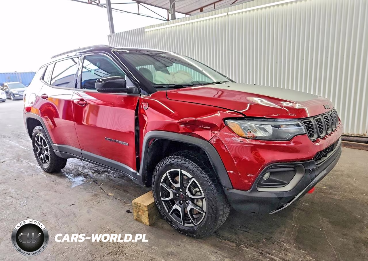 2025 Jeep Compass Trailhawk VIN:3C4NJDDN2ST532646 - 4