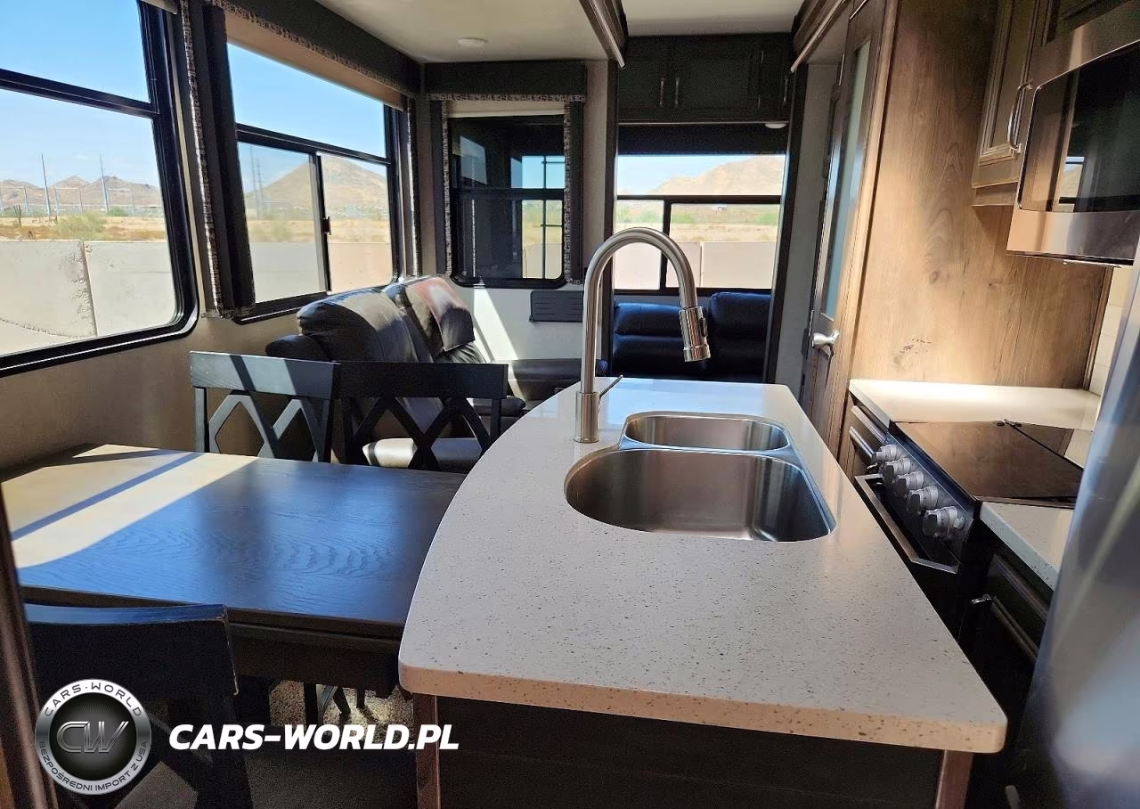 2019 Keystone Montana Camper VIN:4YDF33125KA740138 - 6