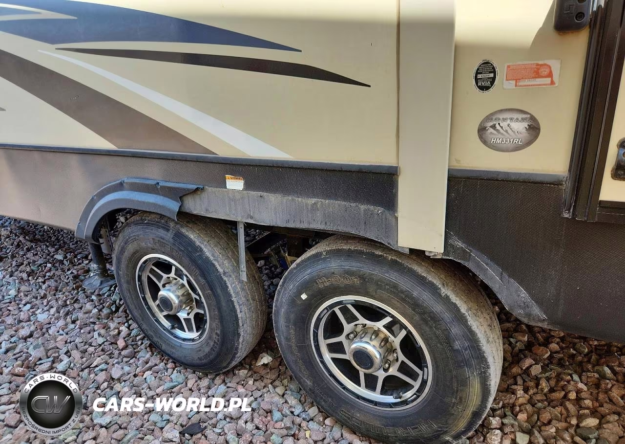 2019 Keystone Montana Camper VIN:4YDF33125KA740138 - 9