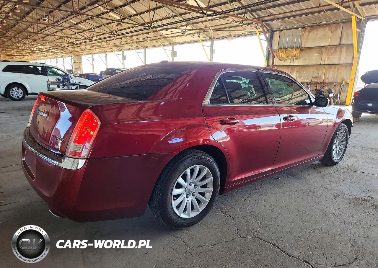 2014 Chrysler 300 VIN:2C3CCAAG4EH263024 - 3