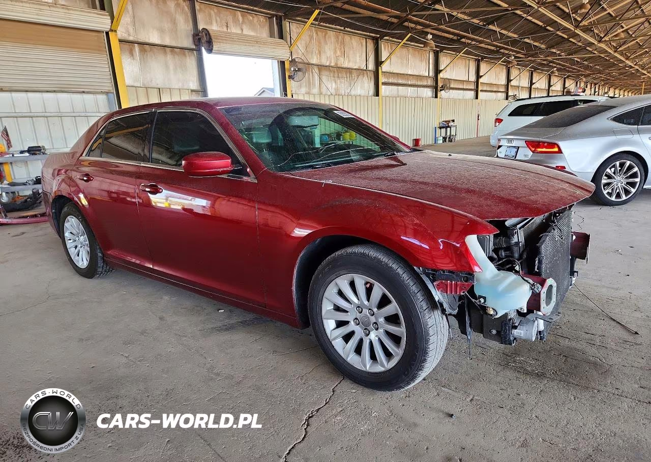 2014 Chrysler 300 VIN:2C3CCAAG4EH263024 - 4