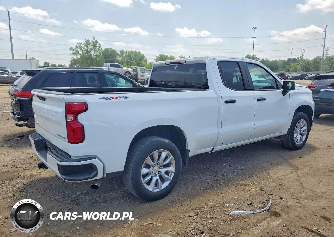2019 Chevrolet Silverado K1500 Custom VIN:1GCRYBEH3KZ251264 - 3