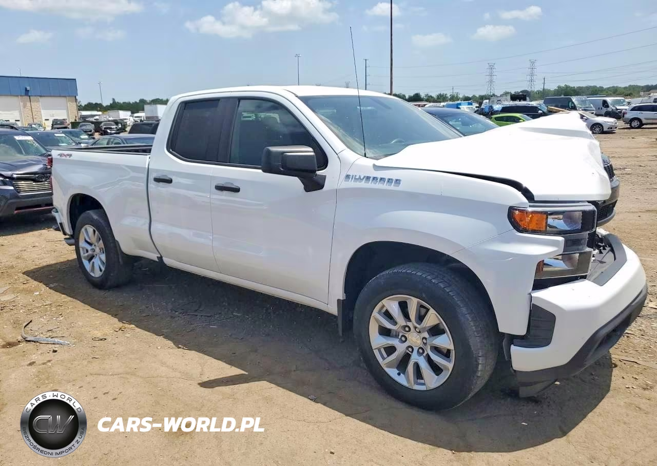 2019 Chevrolet Silverado K1500 Custom VIN:1GCRYBEH3KZ251264 - 4