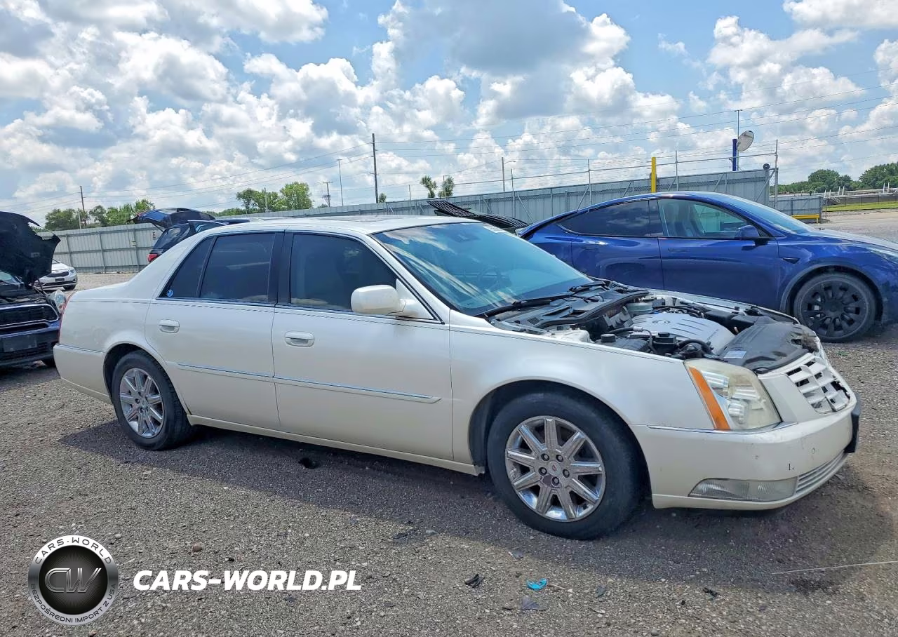 2011 Cadillac Dts Premium Collection VIN:1G6KH5E64BU103948 - 4