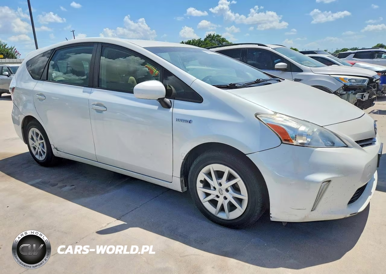 2013 Toyota Prius V Two VIN:JTDZN3EU5D3205338 - 4