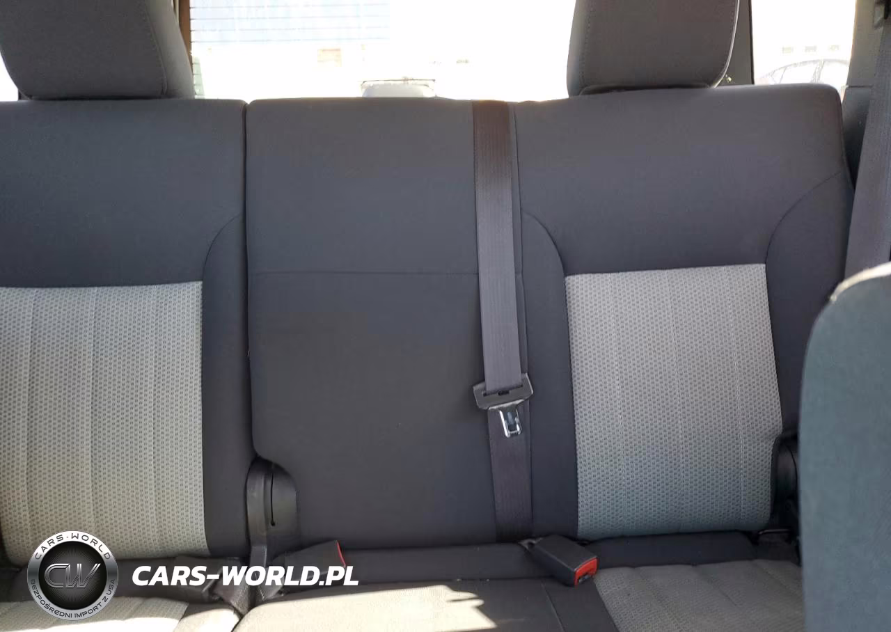 2010 Jeep Liberty Sport VIN:1J4PN2GK3AW142449 - 10